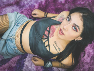 Any F-r-e-e real-time xxx fuck programe on internet